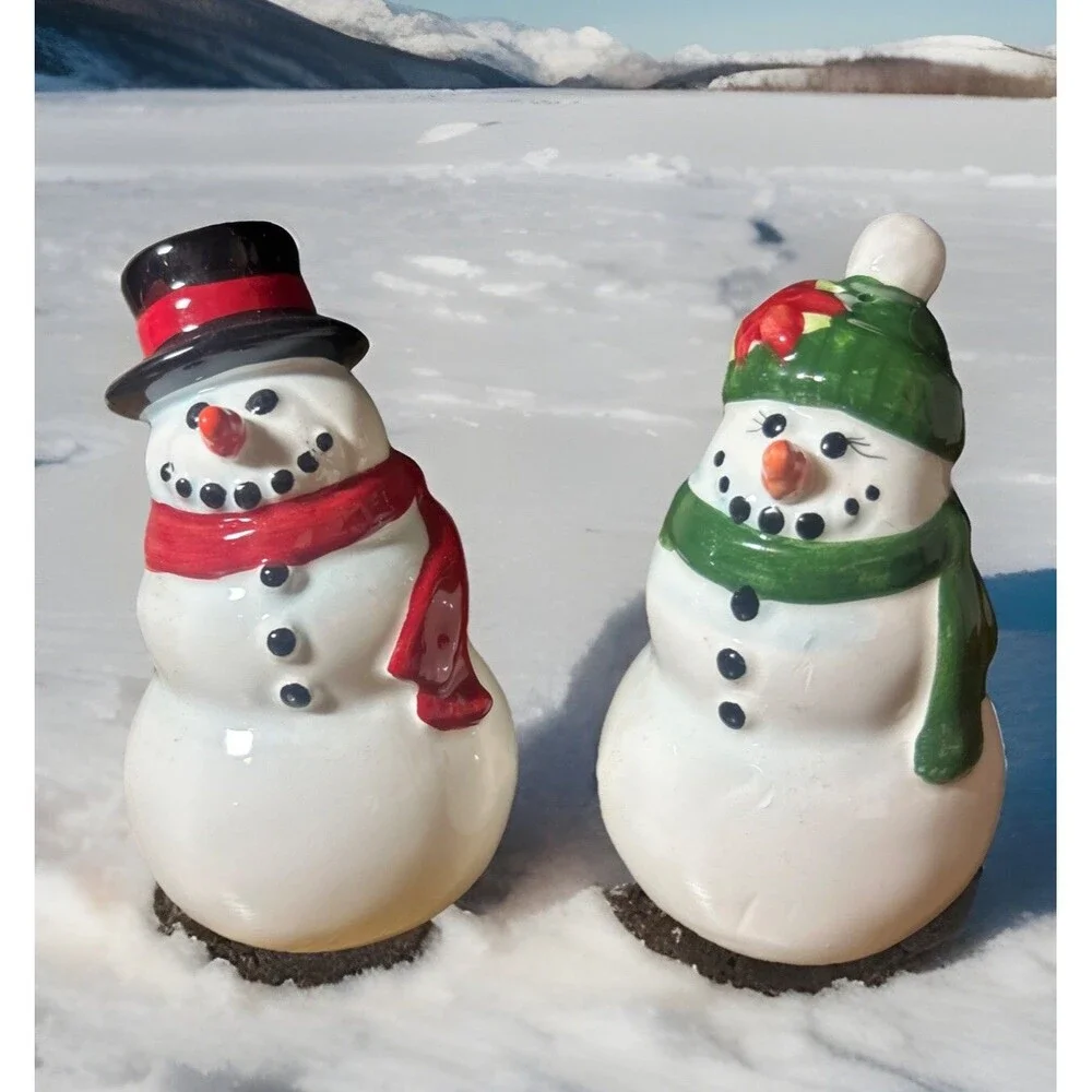 Snowfolk Salt & Pepper Shakers Publix Holiday Collectible CeramIc Snowmen NIB